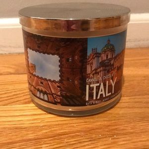 Bath & body works candle Italy cannoli& chocolate